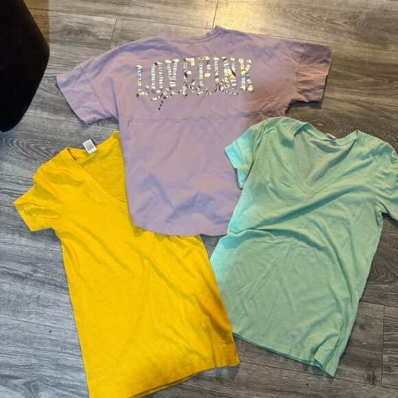 Victoria Secret- Pink shirt bundle- size Medium - Picture 1 of 4